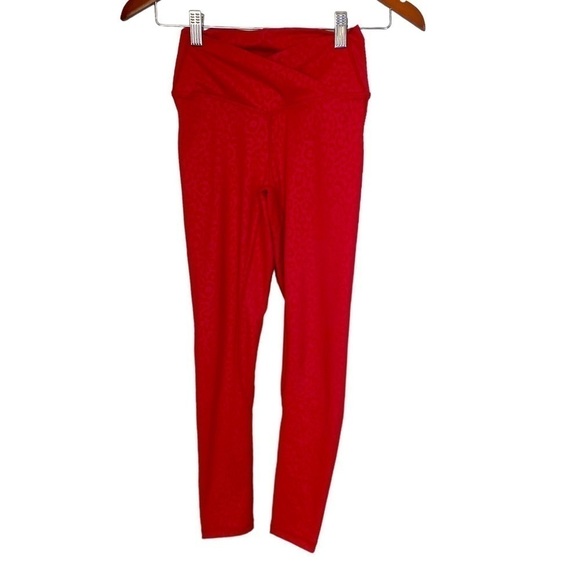 Zyia Active Red Scrunchy What Light N Tight Leggings - Picture 7 of 14